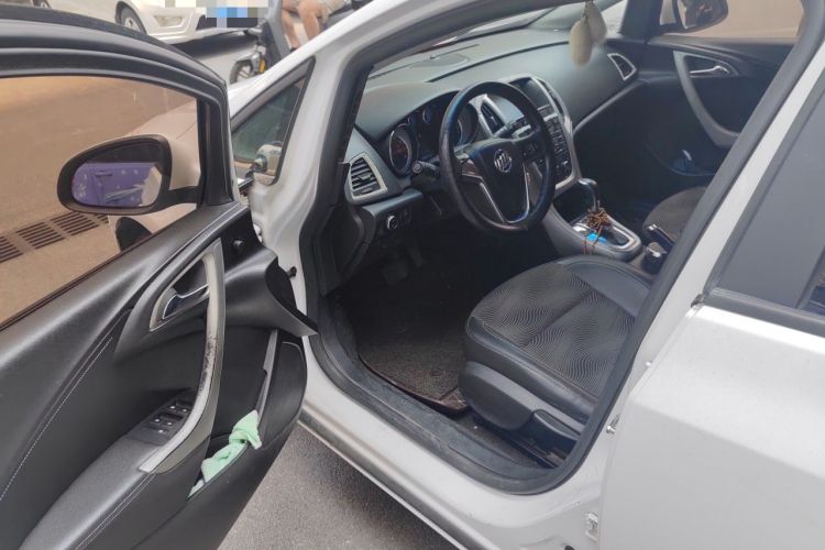 Used Buick GT 2013 XT 1.6L Automatic Comfort Edition Driver Seat