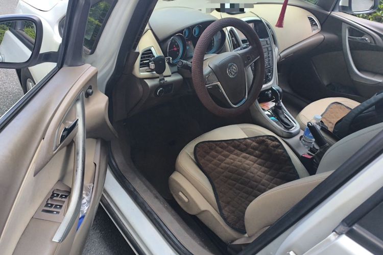 Used Buick GT 2013 GT 1.6L Automatic Fashion Edition Driver Seat