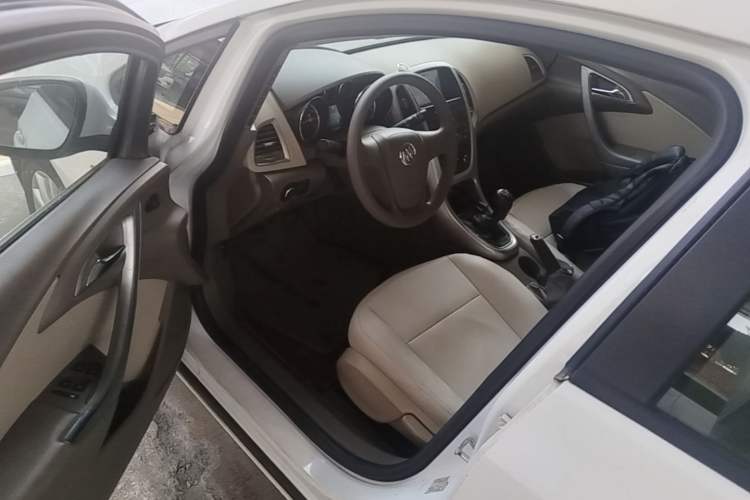 Used Buick GT 2013 GT 1.6L Manual Comfort Edition Driver Seat