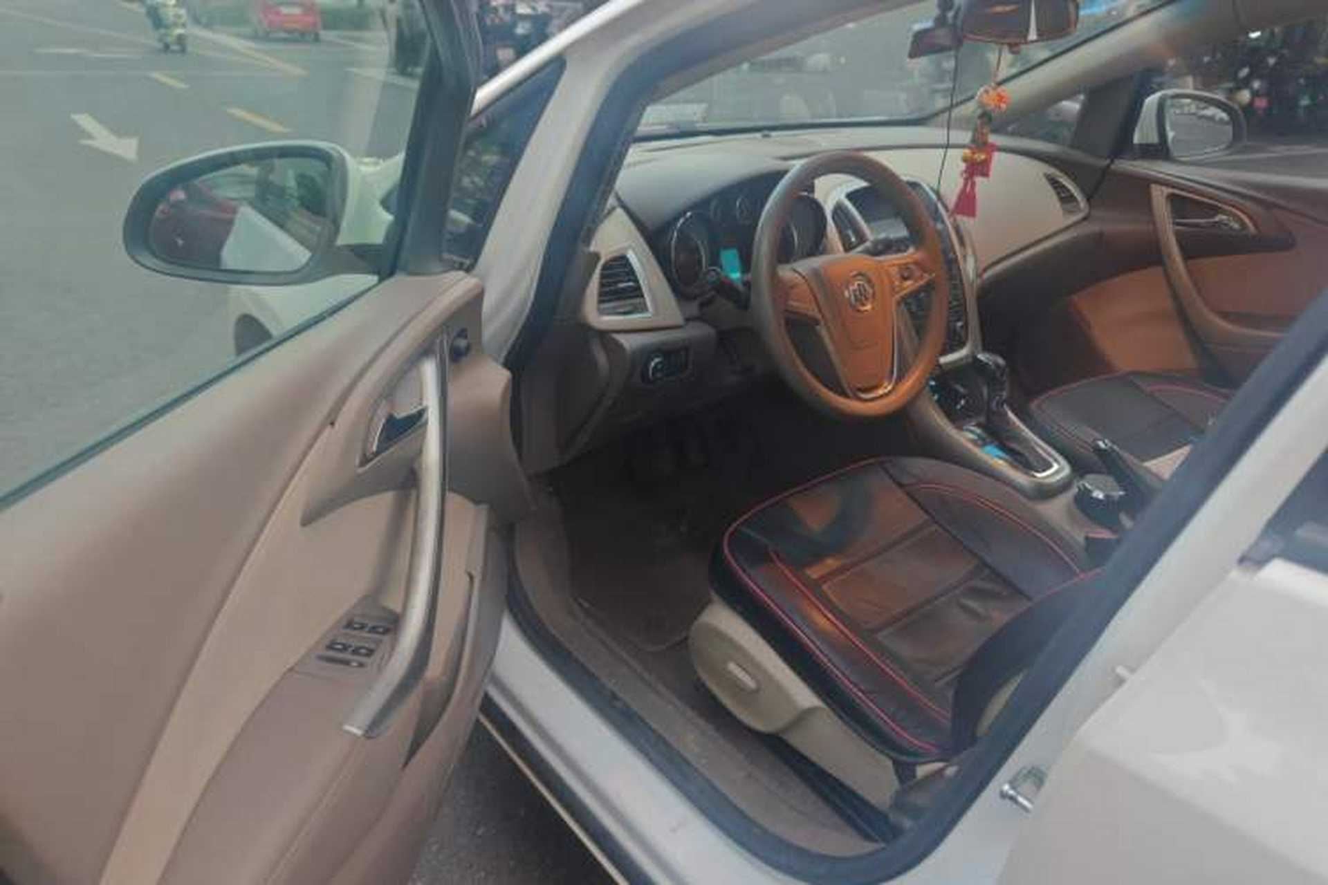 Used Buick GT 2013 GT 1.6L Automatic Fashion Edition Driver Seat