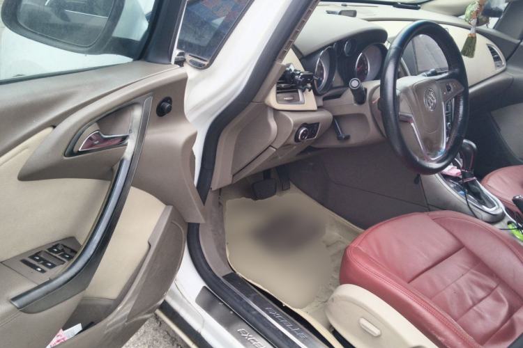Used Buick GT 2013 GT 1.6L Automatic Fashion Edition Driver Seat