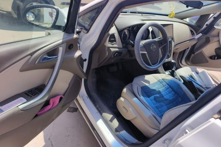Used Buick GT 2013 GT 1.6L Automatic Fashion Edition Driver Seat