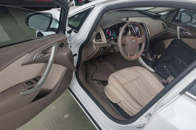 Used Buick GT 2013 GT 1.6L Manual Comfort Edition Driver Seat
