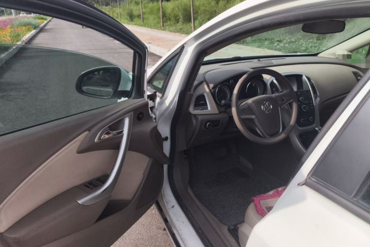 Used Buick GT 2013 GT 1.6L Automatic Fashion Edition Driver Seat