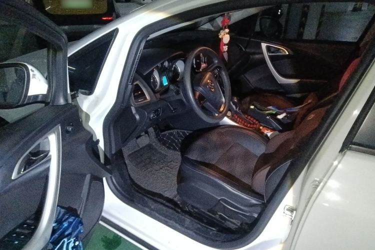 Used Buick GT 2013 XT 1.6L Automatic Fashion Edition Driver Seat