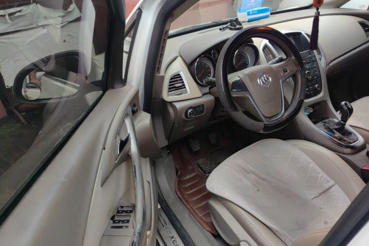 Used Buick GT 2013 GT 1.6L Manual Entry-Level Model Driver Seat