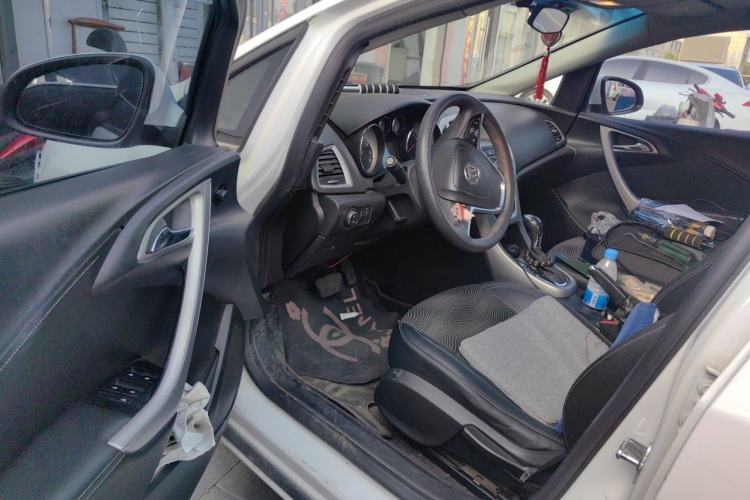 Used Buick GT 2013 XT 1.6L Automatic Fashion Edition Driver Seat