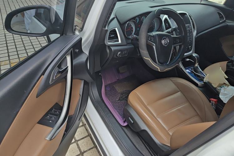 Used Buick GT 2013 GT 1.8L Automatic Fashion Edition Driver Seat
