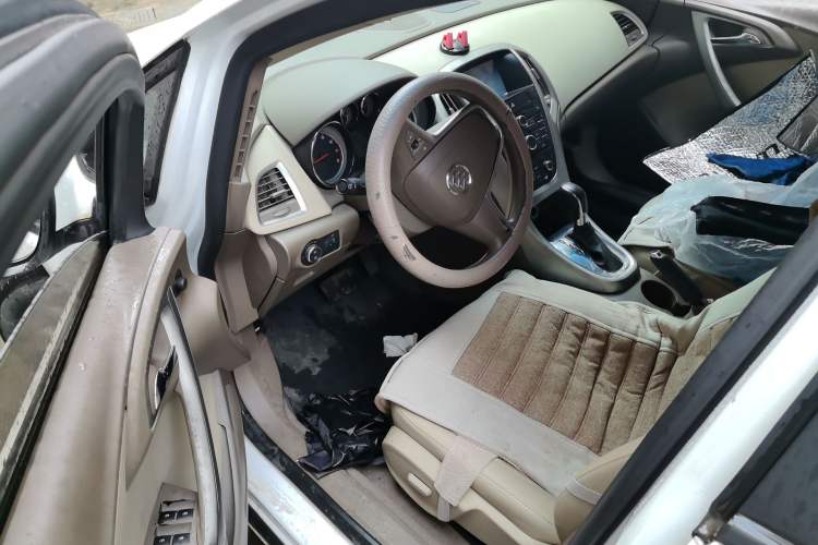 Used Buick GT 2013 GT 1.6L Automatic Fashion Edition Driver Seat