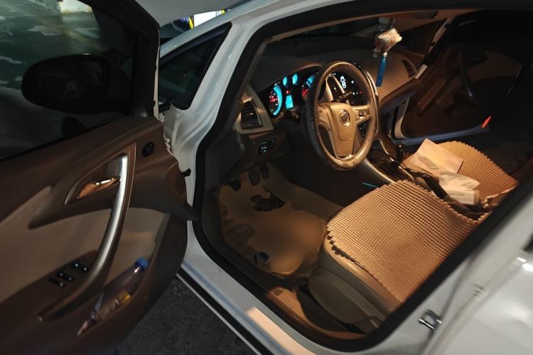 Used Buick GT 2013 GT 1.6L Manual Entry-Level Model Driver Seat