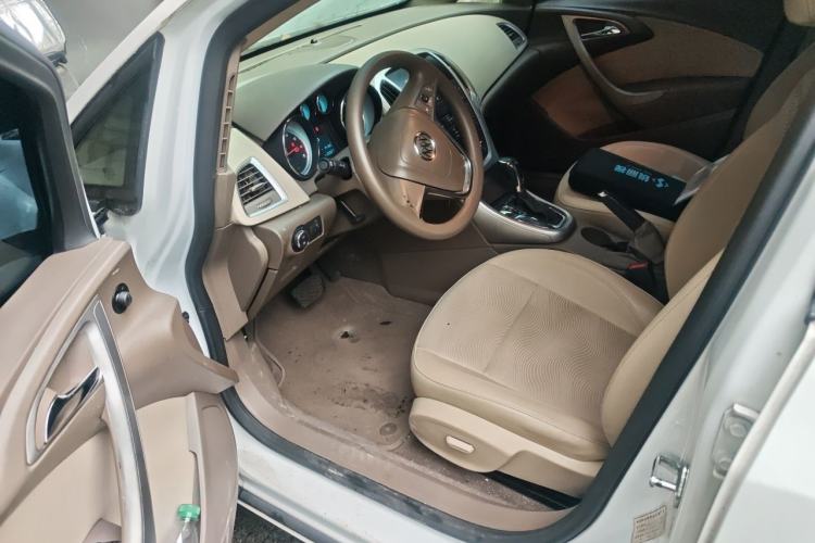 Used Buick GT 2013 GT 1.6L Automatic Fashion Edition Driver Seat