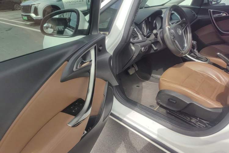 Used Buick GT 2013 GT 1.8L Automatic Fashion Edition Driver Seat