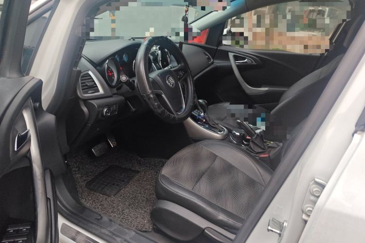 Used Buick GT 2013 XT 1.6L Automatic Fashion Edition Driver Seat