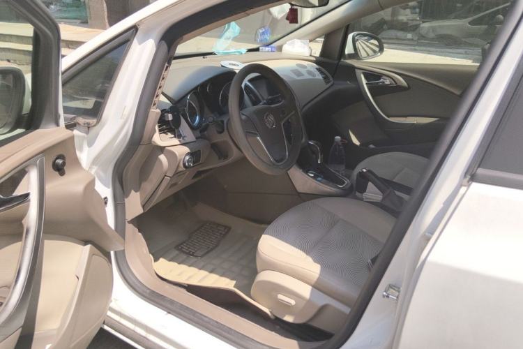Used Buick GT 2013 GT 1.6L Automatic Fashion Edition Driver Seat