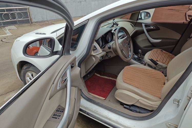 Used Buick GT 2013 GT 1.6L Manual Entry-Level Model Driver Seat