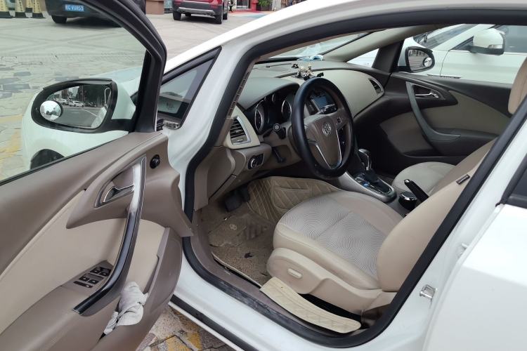 Used Buick GT 2013 GT 1.6L Automatic Fashion Edition Driver Seat