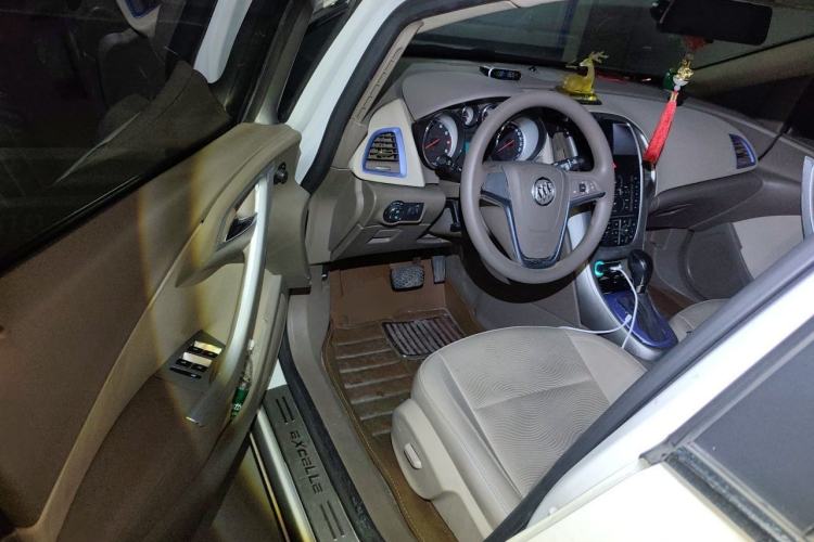 Used Buick GT 2013 GT 1.6L Automatic Fashion Edition Driver Seat