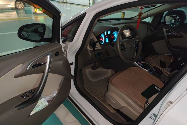 Used Buick GT 2013 GT 1.6L Automatic Fashion Edition Driver Seat