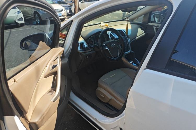 Used Buick GT 2013 GT 1.6L Automatic Comfort Edition Driver Seat