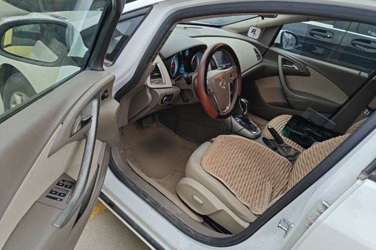 Used Buick GT 2013 GT 1.6L Automatic Fashion Edition Driver Seat