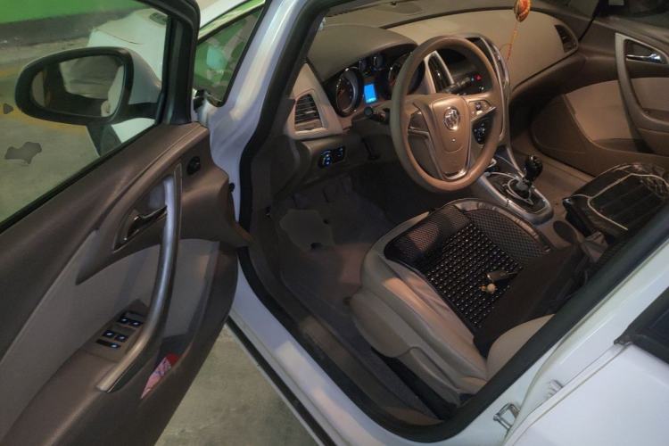 Used Buick GT 2013 GT 1.6L Manual Entry-Level Model Driver Seat