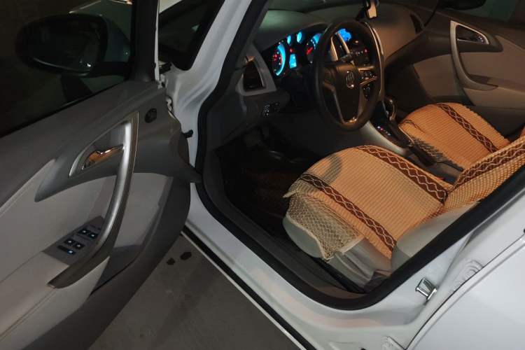 Used Buick GT 2013 XT 1.6L Automatic Fashion Edition Driver Seat