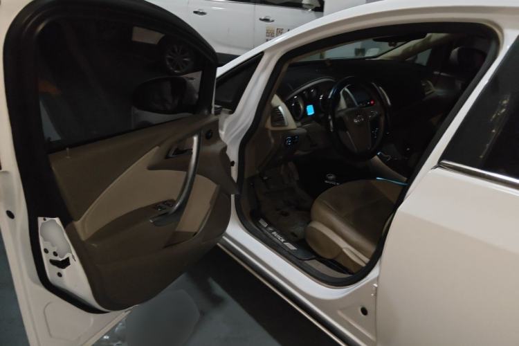 Used Buick GT 2013 GT 1.6L Manual Entry-Level Model Driver Seat