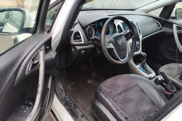 Used Buick GT 2013 XT 1.6L Automatic Fashion Edition Driver Seat
