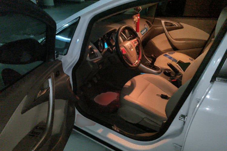 Used Buick GT 2013 GT 1.6L Manual Entry-Level Model Driver Seat