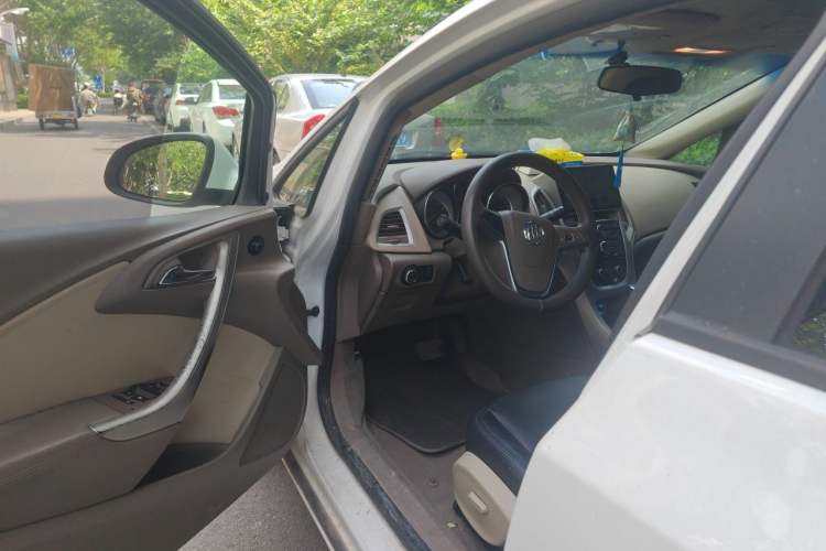 Used Buick GT 2013 GT 1.6L Automatic Fashion Edition Driver Seat