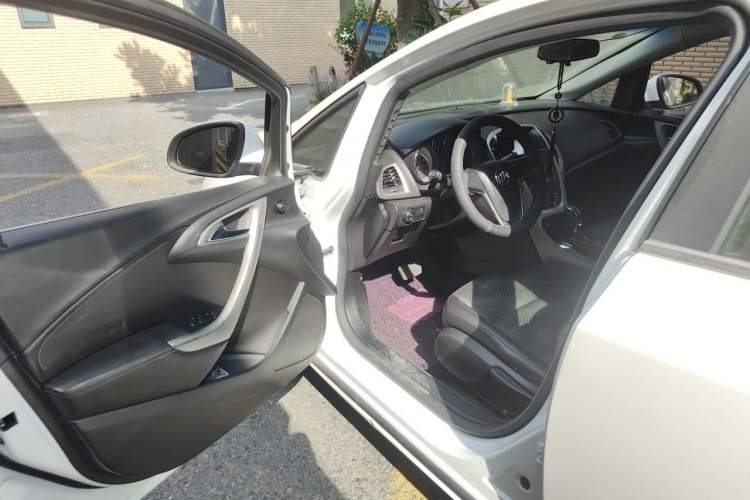 Used Buick GT 2013 XT 1.6L Automatic Fashion Edition Driver Seat