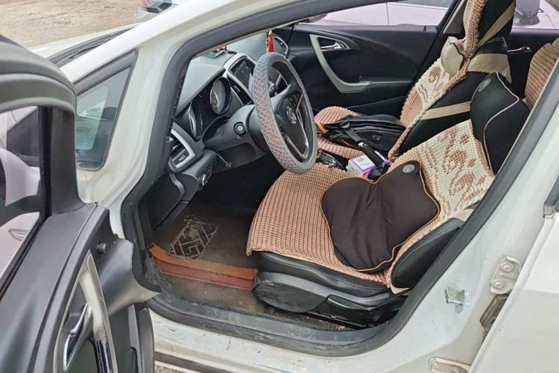 Used Buick GT 2013 XT 1.6L Automatic Fashion Edition Driver Seat