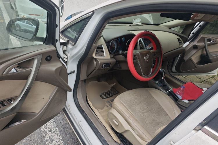 Used Buick GT 2013 GT 1.6L Automatic Fashion Edition Driver Seat