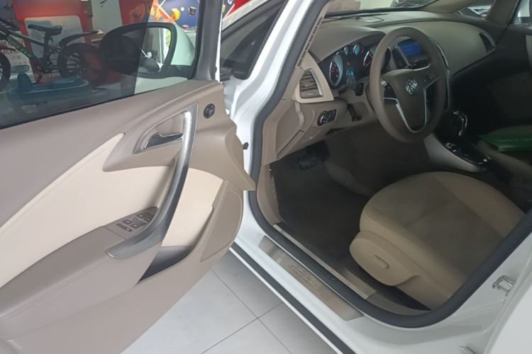 Used Buick GT 2013 GT 1.6L Automatic Fashion Edition Driver Seat