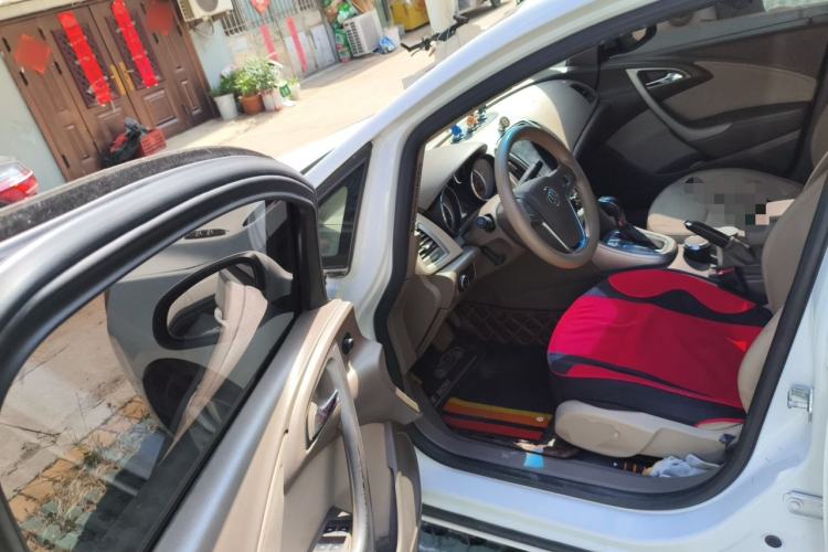 Used Buick GT 2013 GT 1.6L Automatic Fashion Edition Driver Seat