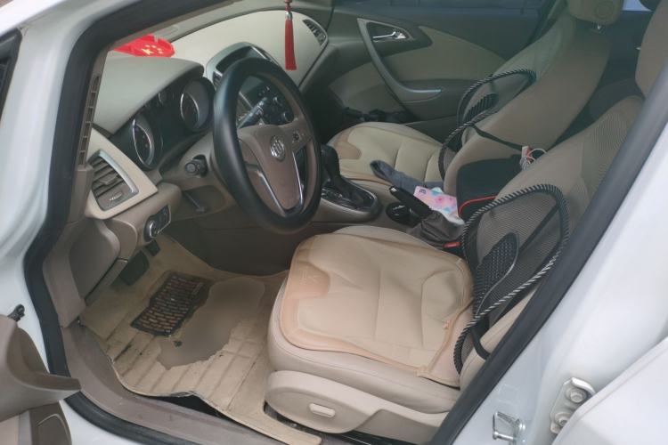 Used Buick GT 2013 GT 1.6L Automatic Fashion Edition Driver Seat