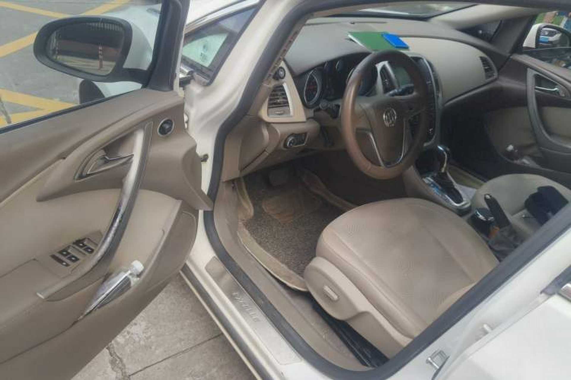 Used Buick GT 2013 GT 1.6L Automatic Fashion Edition Driver Seat