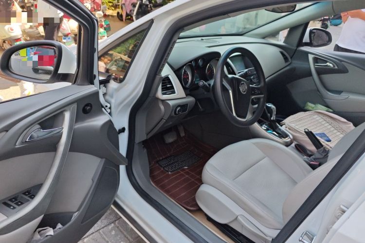 Used Buick GT 2013 XT 1.6L Automatic Fashion Edition Driver Seat