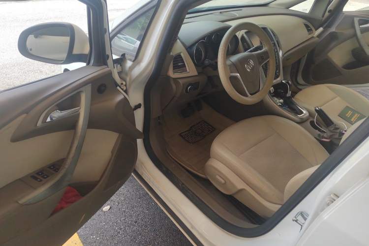 Used Buick GT 2013 GT 1.6L Automatic Fashion Edition Driver Seat