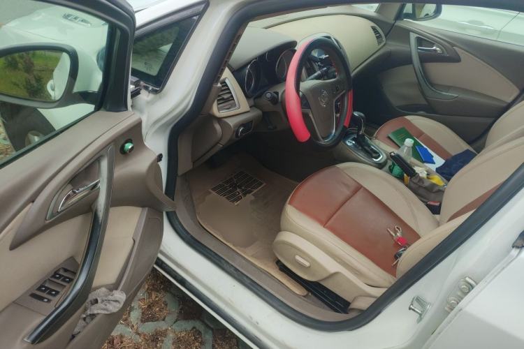 Used Buick GT 2013 GT 1.6L Automatic Fashion Edition Driver Seat