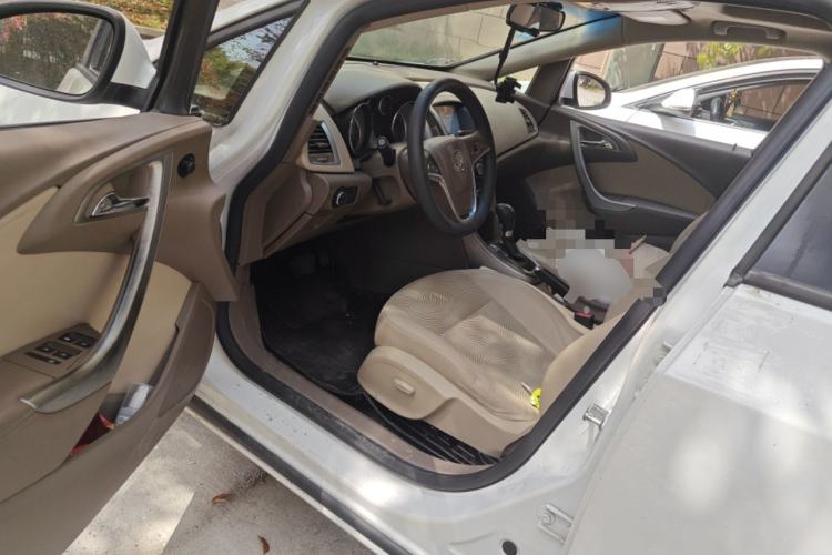 Used Buick GT 2013 GT 1.6L Automatic Fashion Edition Driver Seat