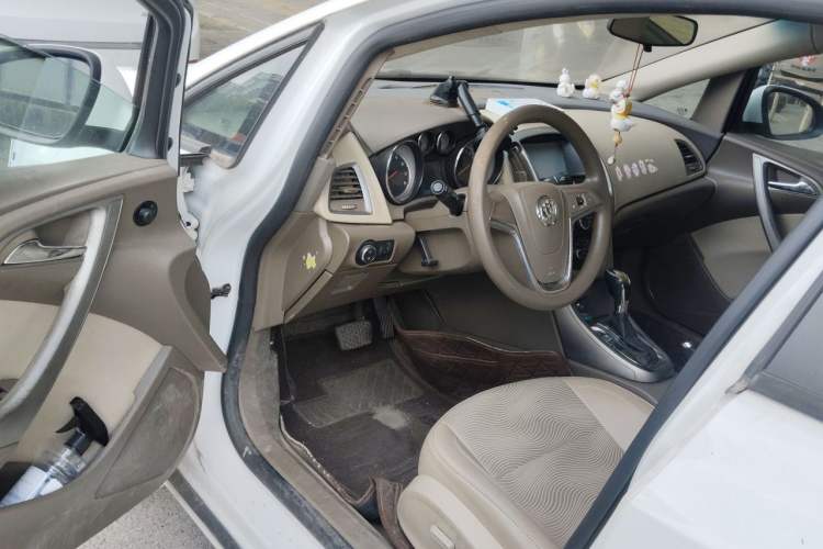 Used Buick GT 2013 GT 1.6L Automatic Fashion Edition Driver Seat