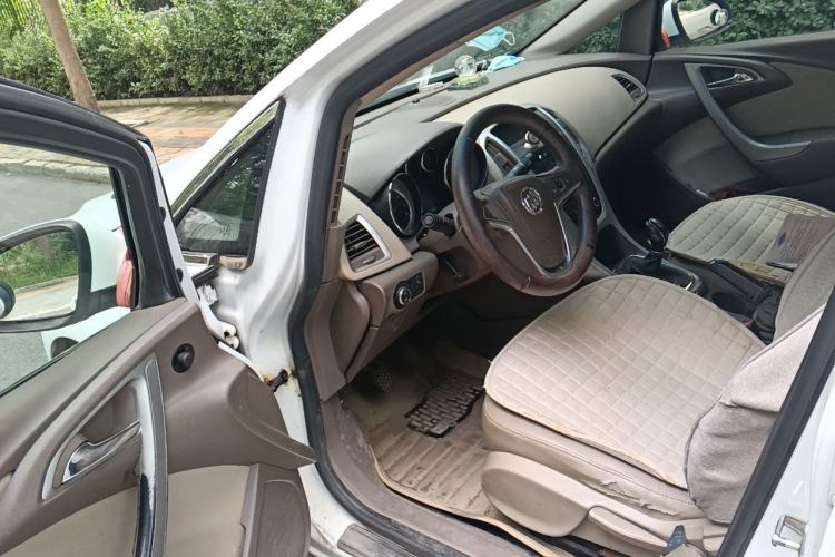 Used Buick GT 2013 GT 1.6L Manual Comfort Edition Driver Seat