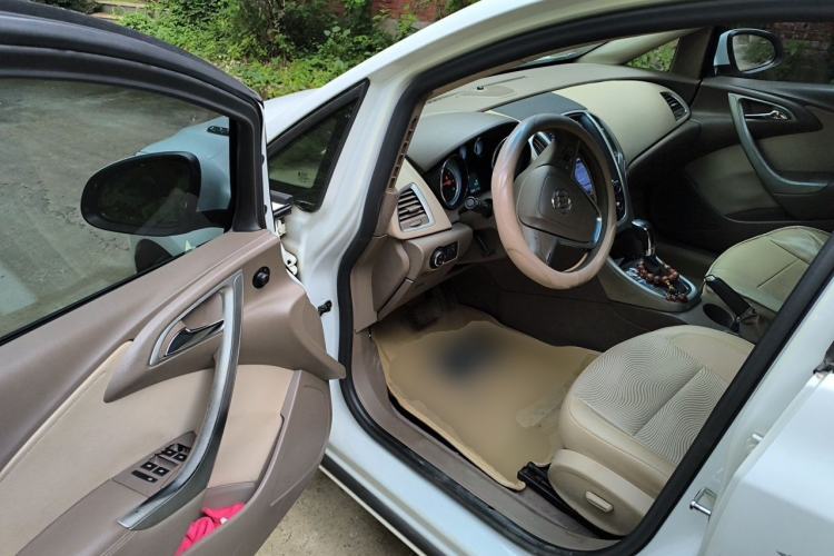 Used Buick GT 2013 GT 1.6L Automatic Fashion Edition Driver Seat