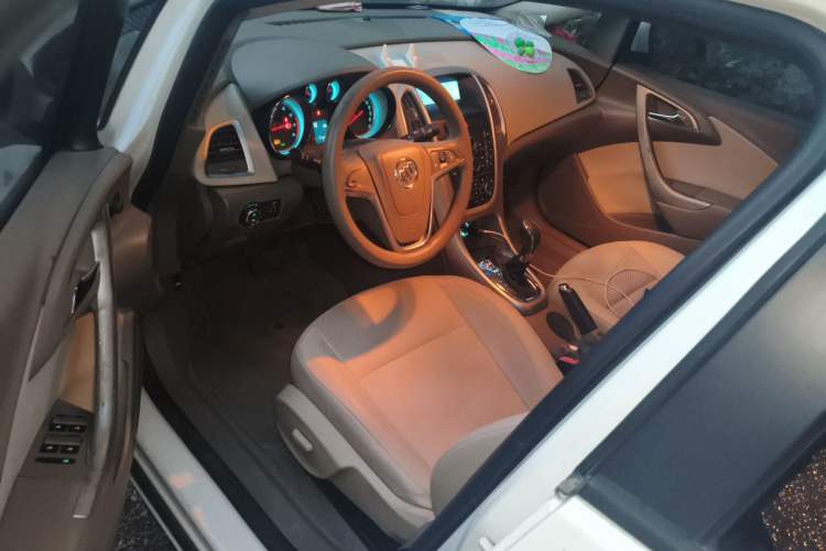 Used Buick GT 2013 GT 1.6L Automatic Fashion Edition Driver Seat
