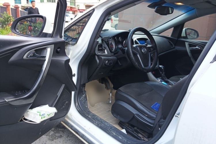 Used Buick GT 2013 XT 1.6T Automatic Fashion Sport Edition Driver Seat