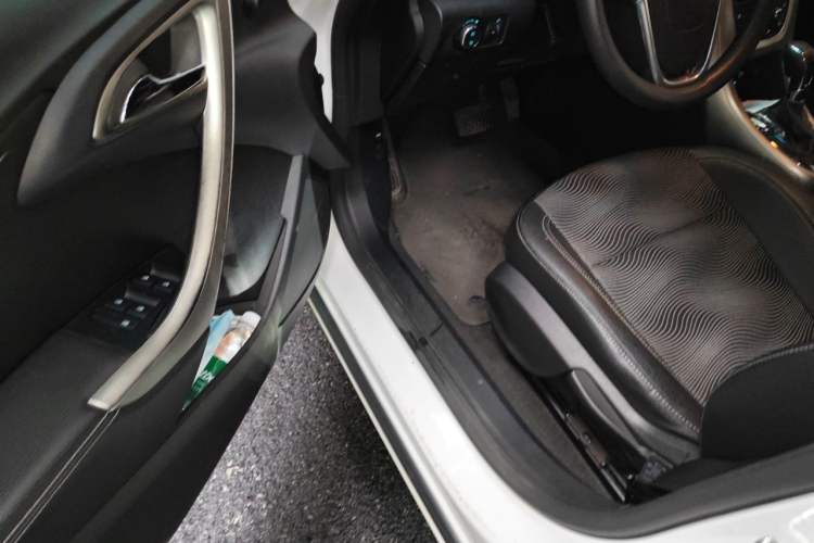 Used Buick GT 2013 XT 1.6L Automatic Fashion Edition Driver Seat