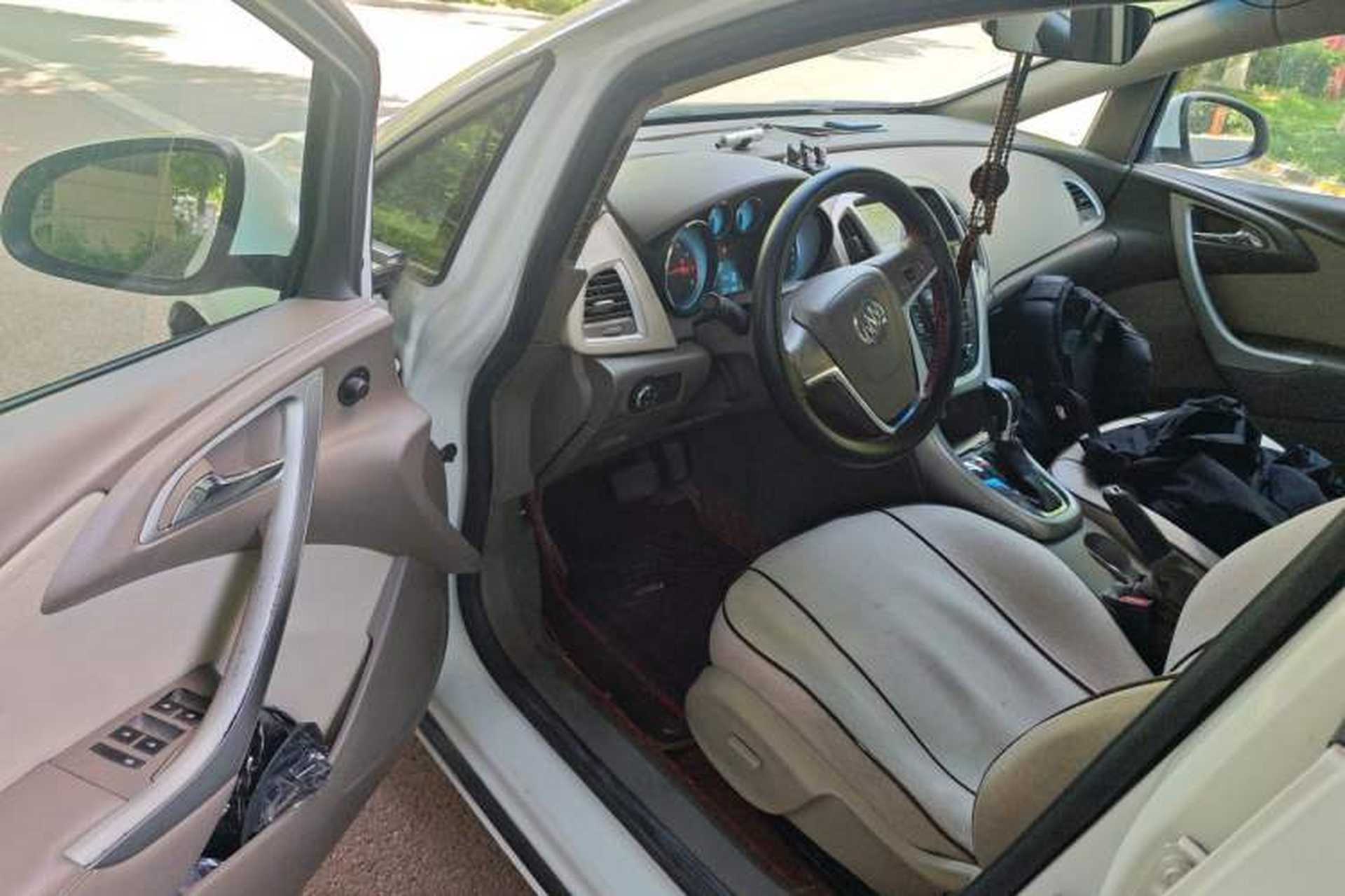 Used Buick GT 2013 GT 1.6L Automatic Fashion Edition Driver Seat