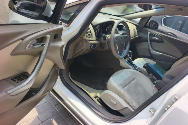 Used Buick GT 2013 GT 1.6L Automatic Fashion Edition Driver Seat