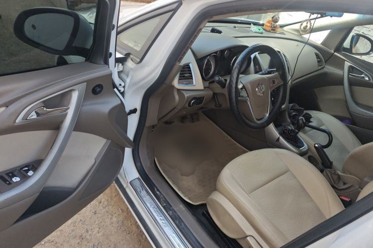 Used Buick GT 2013 GT 1.6L Manual Entry-Level Model Driver Seat